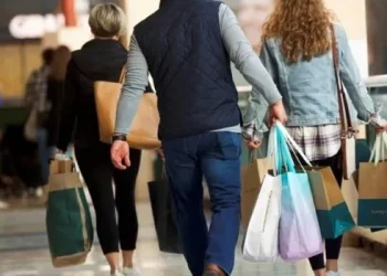 El consumo privado cayó 0,6% en abril
