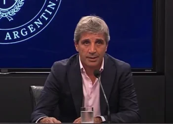 Caputo anunció el lanzamiento de la licitación para privatizar AySA y la aprobación de proyectos RIGI