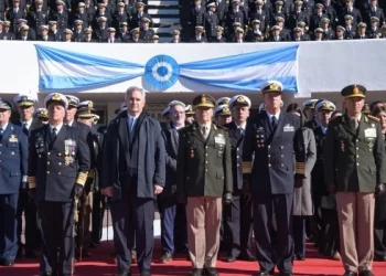 Presti reclamó por una Armada moderna, robusta y preparada