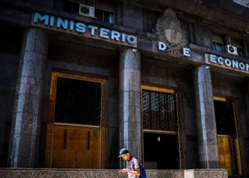 El ancla fiscal resiste: el superávit enero-abril fue del 0,2% del PBI