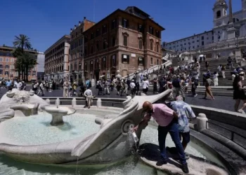 La ola de calor se ensaña ahora con Italia