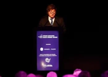 Milei volvió a cargar contra la oposición y los medios de comunicación