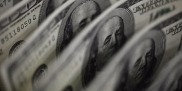 Un año sin cepo cambiario: los argentinos compraron más de USD 36.000 millones en los últimos doce meses