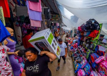 Hay menos tours de compras a Chile pero aparecen alternativas de viajes a Bolivia