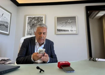 El gobierno prorrogó el contrato de telefonía celular para garantizar el servicio