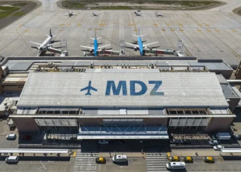 Volar a contramano: mientras el país bate récords históricos, Mendoza pierde terreno en el mercado aéreo