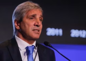 “La gente se sobreendeudó pensando que la inflación iba a licuar las deudas”, Luis Caputo analizó el plan económico de Argentina