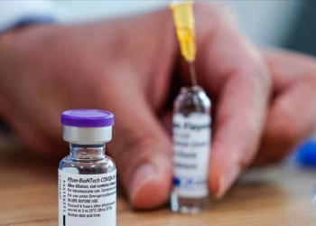 La tajante respuesta de Pfizer tras las alarmantes versiones sobre la vacuna COVID en niños