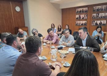 La Cámara se reunió con Petri y le trasladó críticas al modelo económico elegido que está asfixiando a las pymes locales