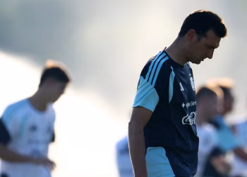 Horas decisivas para la confección de la lista de 26 futbolistas que Scaloni llevará al Mundial: las dudas de último momento