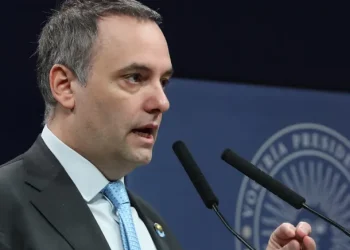 Manuel Adorni gastó $14 millones en muebles para su departamento de Caballito