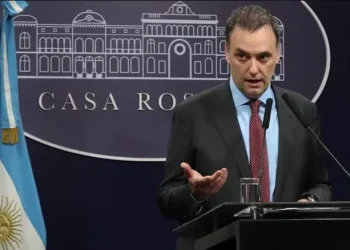 Caso Adorni: la Justicia detecta movimientos no declarados en criptomonedas y crece la lupa sobre su patrimonio