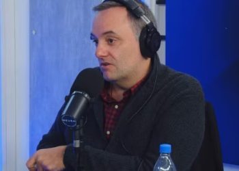 Manuel Adorni contra todos: “Voy a seguir yendo a mi casa de Exaltación y voy a seguir viajando”