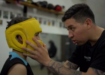 El triste final de la historia del boxeador que rescató a un nene que juntaba basura y lo llevó a vivir con él