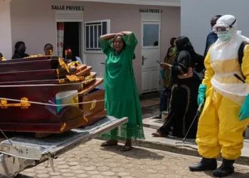 Caos en África por el miedo y la ira de la población ante la propagación sin freno del ébola
