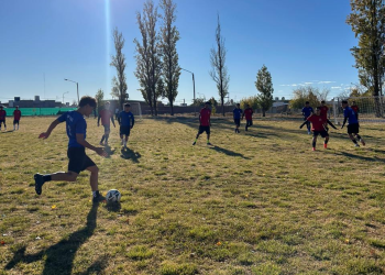 El Poli 2 recibe más de un centenar de jóvenes de secundaria en la primera fecha del Torneo Jonatán Pérez