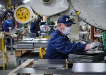 Fuerte caída del IVA y estimaciones preliminares indican que la actividad volvió a plancharse en abril