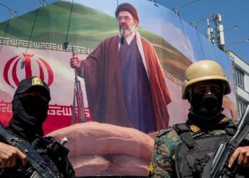 Irán desafía a EE.UU. a elegir entre un «mal acuerdo» o una operación militar «imposible»
