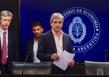 Caputo anticipó cambios en la compra de dólares del BCRA