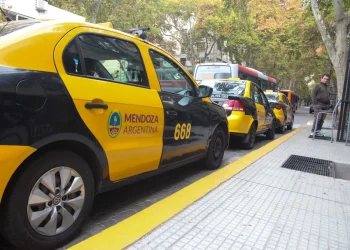 Convocaron a una audiencia pública para definir un nuevo aumento en la tarifa de taxis y remises