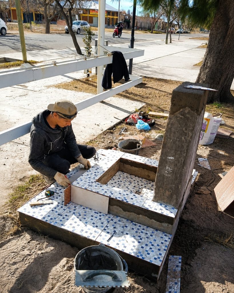 Restauran uno de los primeros surtidores de agua potable de Salto de las Rosas