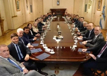 Milei aumentó el giro de transferencias no automáticas a las provincias: el detalle