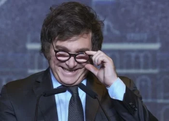 Milei sostiene en el Financial Times que Argentina va a ofrecer a la IA el mejor marco legal y fiscal del mundo