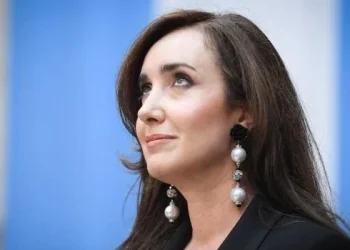 Victoria Villarruel se diferenció de Milei y saludó a los periodistas en su día