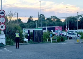 Al menos una persona muere en un choque de trenes al norte de Londres