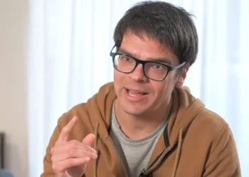 Desde el PRO redoblan la presión con el reclamo de renuncia de Adorni