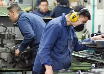 El empleo asalariado registrado volvió a caer en marzo
