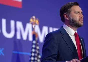 Vance dice que Ormuz está abierto y que Irán ha aceptado la entrada de OIEA en el país