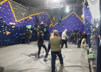 El Club Andino El Sosneado apuesta al crecimiento: organiza un sunset para ampliar su muro de escalada