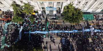 La Corte Suprema dejó firme la cautelar que obliga al Estado a aplicar la ley de financiamiento universitario
