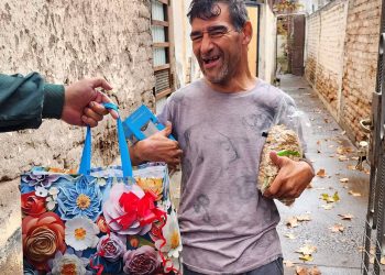 “Cómplices del Regalo”: Un influencer hace presentes a diferentes personajes elegidos por los sanrafaelinos