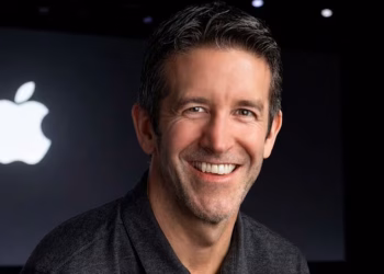 Quién es el nuevo CEO por el que apuesta Apple para seguir el legado de Steve Jobs