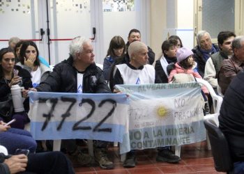 Ambientalistas preocupados por el proyecto de litio en Las Salinas del Diamante usaron la «banca del ciudadano» para hacerse oír en Alvear