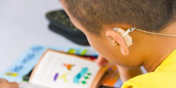 Campaña solidaria para recolectar audífonos destinados a niños con discapacidad auditiva