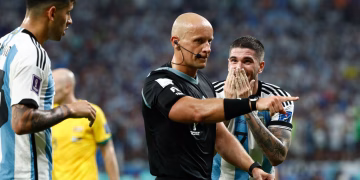 Szymon Marciniak el árbitro para el debut de Argentina