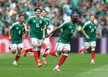 México venció a Sudáfrica en el primer partido del Mundial