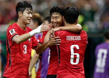 Corea superó 2-1 a República Checa en el debut