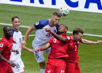 Canadá y Bosnia empataron 1-1 en el inicio del Grupo “B”