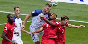 Canadá y Bosnia empataron 1-1 en el inicio del Grupo “B”