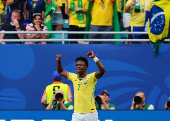 Brasil goleó a Escocia y quedó 1º en el Grupo «C»