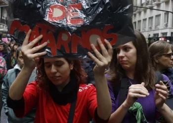 Ni Una Menos: miles de mujeres se movilizan frente al Congreso en medio de la conmoción por el femicidio de Agostina Vega