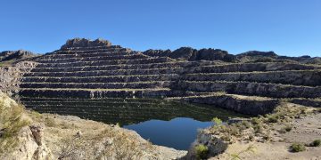 El Gobierno invitó a la prensa a visitar el complejo Sierra Pintada para hablar sobre la remediación de pasivos pensando en su futura reactivación