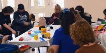 El tejido como herramienta terapéutica, recreativa y educativa