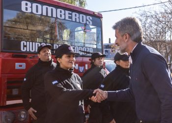 Ciudad Mendoza: Ulpiano Suarez entregó un vehículo a los Bomberos Voluntarios, iniciativa que fue elegida por los vecinos a través de Presupuesto Participativo