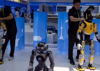 El masivo plan de China para reemplazar 700.000 repartidores por robots que enciende las alarmas en el mundo
