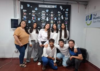 Estudiantes de San Rafael desarrollaron un sistema inteligente para optimizar el riego y monitorear cultivos en tiempo real